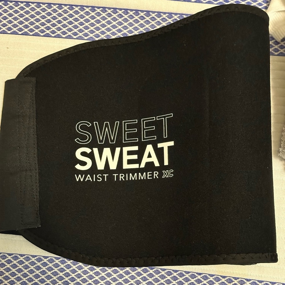 Sweet Sweat wait trainer never used.. 🏋🏽‍♀️